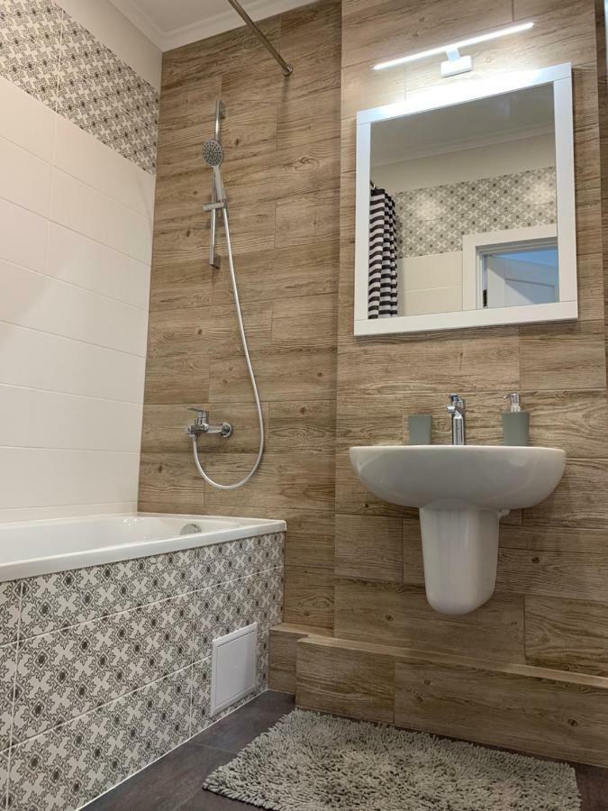 West Street Lux Apartments Kiev Bagian luar foto